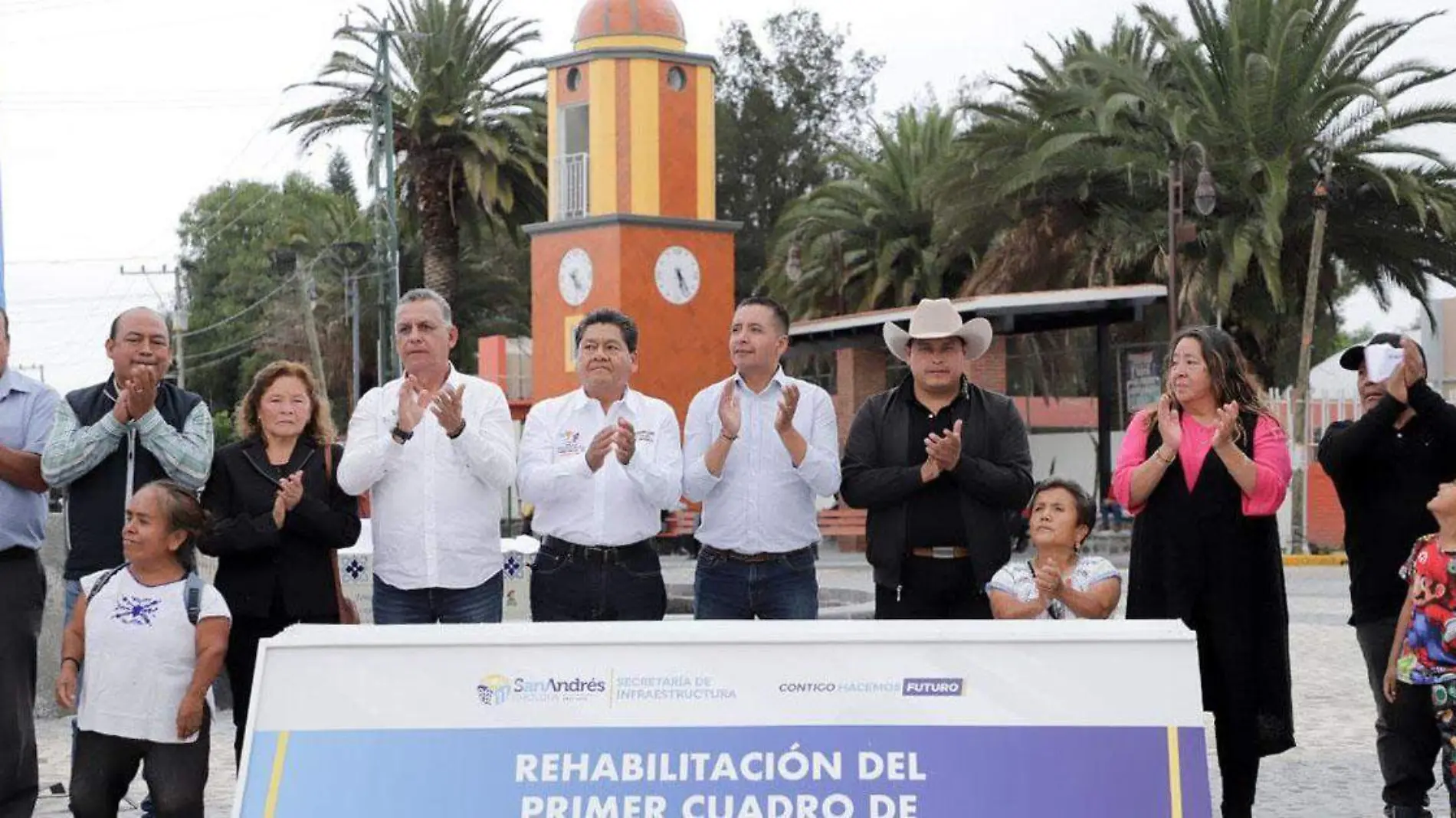 El presidente municipal de San Andrés Cholula, Edmundo Tlatehui, entregó la rehabilitación de Santa María Tonantzintla